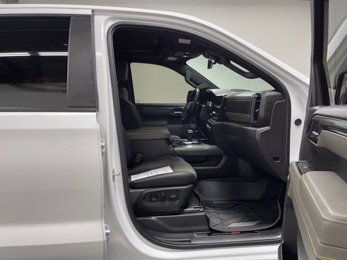 Used 2025 Chevrolet Silverado 1500 ZR2 w/ Technology Package AWD/4WD image 25