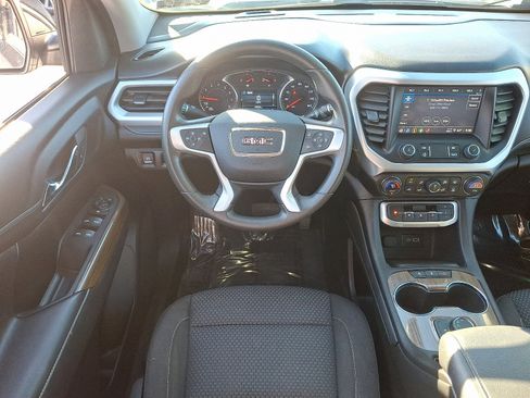 Used 2023 GMC Acadia SLE image 12