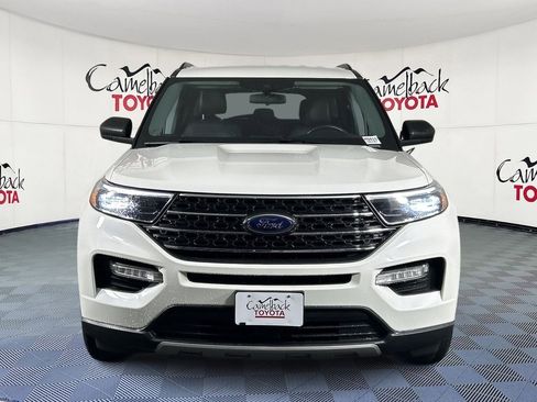 Used 2022 Ford Explorer XLT w/ Equipment Group 202A image 2