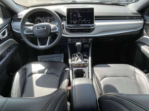 Used 2026 Jeep Compass Limited AWD/4WD image 11