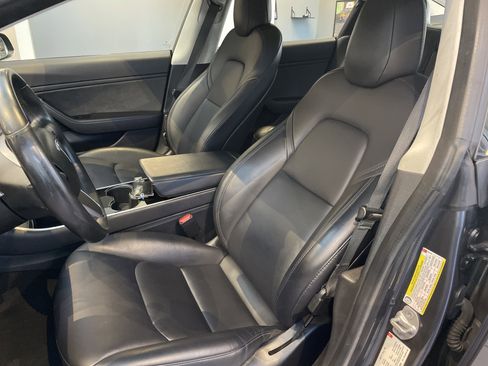 Used 2018 Tesla Model 3 Long Range image 17