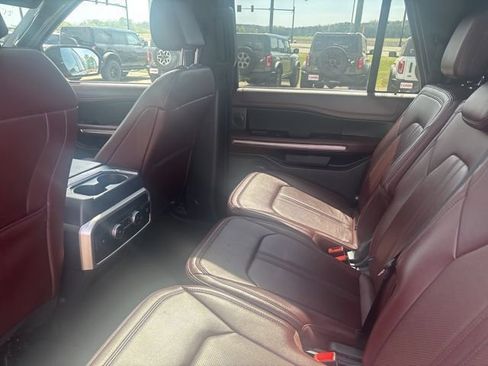Used 2024 Ford Expedition Max Limited AWD/4WD image 3