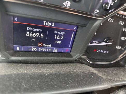 Used 2022 GMC Sierra 2500 SLE w/ SLE Value Package; image 4