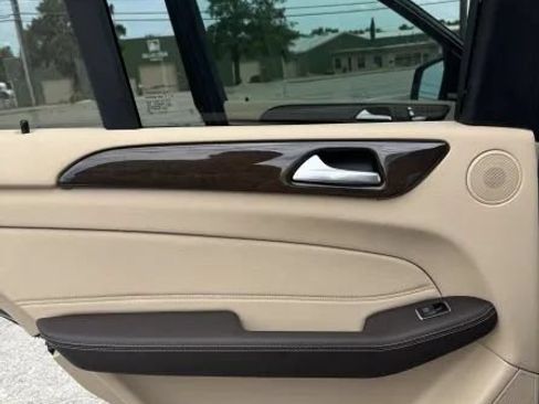 Used 2018 Mercedes-Benz GLE 350 w/ Premium 2 Package image 22