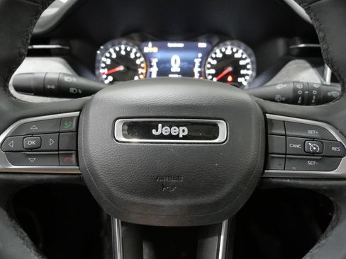 Used 2023 Jeep Compass Latitude w/ Sun and Sound Group AWD/4WD image 16