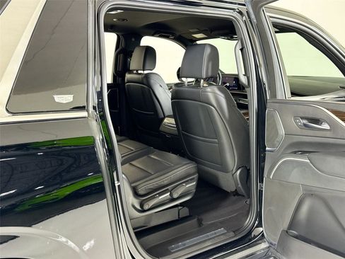 Used 2023 Cadillac Escalade ESV Luxury image 32