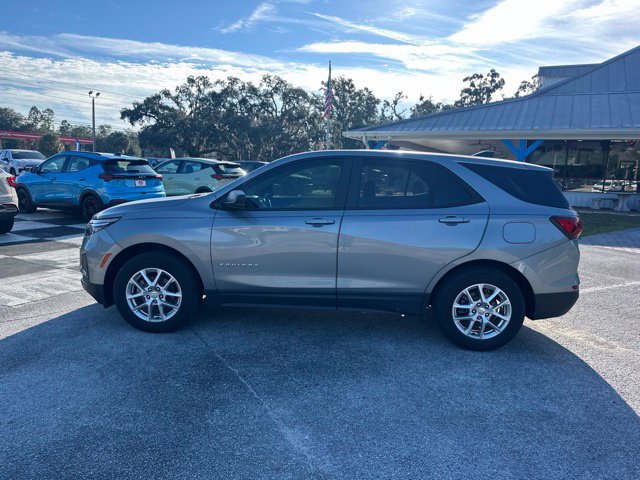 Used 2024 Chevrolet Equinox LS w/ LS Convenience Package FWD image 2