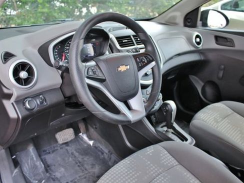 Used 2020 Chevrolet Sonic LT image 11