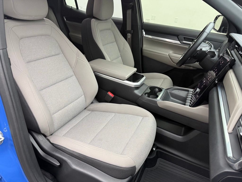 Used 2025 GMC Terrain Elevation AWD/4WD image 32