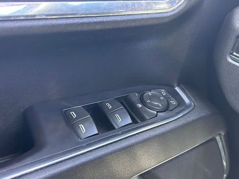 Used 2023 Chevrolet Silverado 1500 LT image 17