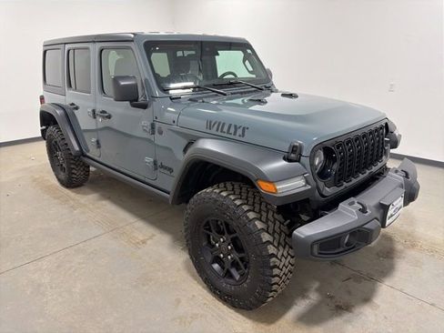 Used 2024 Jeep Wrangler Unlimited Sport AWD/4WD image 3