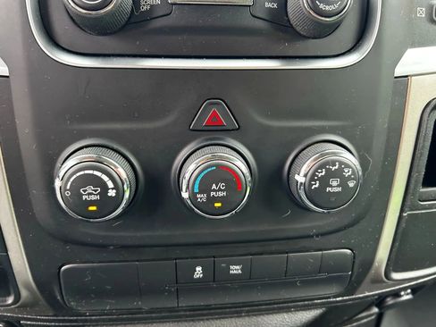 Used 2019 RAM 1500 Classic SLT image 21