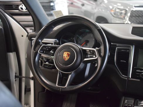 Used 2016 Porsche Macan S image 37