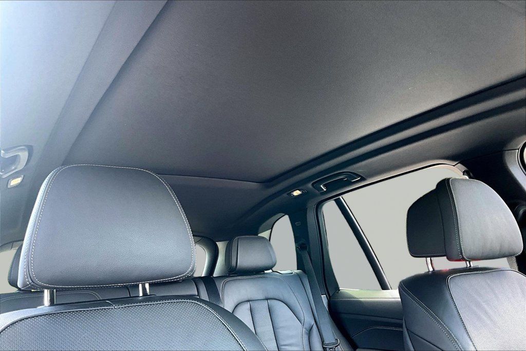 Used 2020 BMW X5 xDrive40i w/ Premium Package AWD/4WD image 27