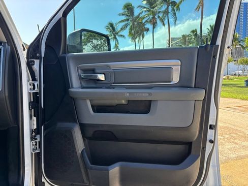 Used 2019 RAM 1500 Classic SLT RWD image 15