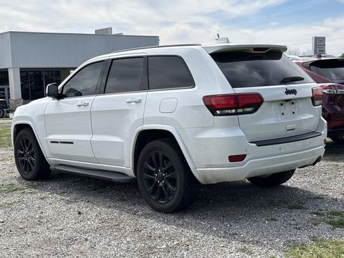 Used 2019 Jeep Grand Cherokee Altitude image 5