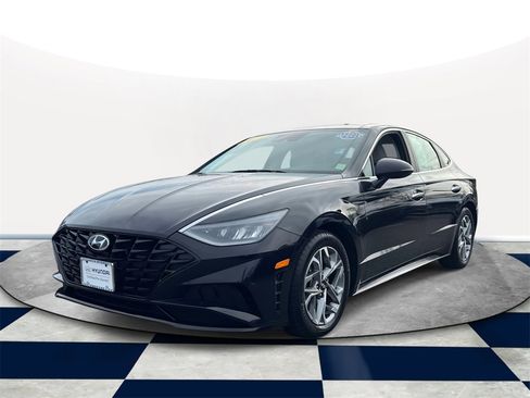 Certified 2023 Hyundai Sonata SEL w/ Convenience Package image 2