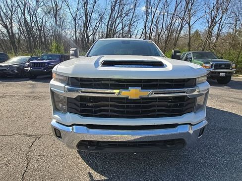Used 2025 Chevrolet Silverado 2500 LT w/ Convenience Package image 12