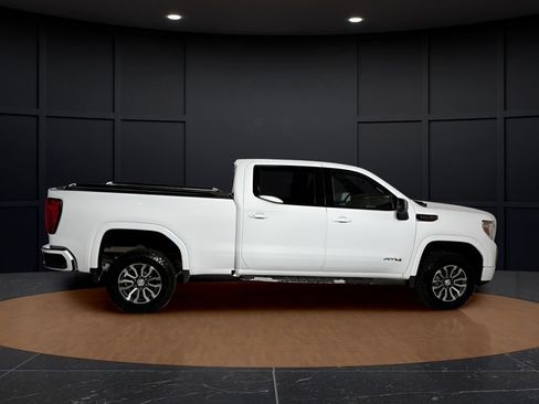 Used 2022 GMC Sierra 1500 AT4 w/ AT4 Premium Package AWD/4WD image 8