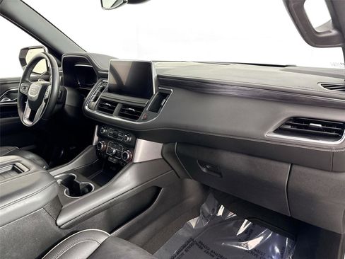 Used 2024 GMC Yukon XL SLT image 43