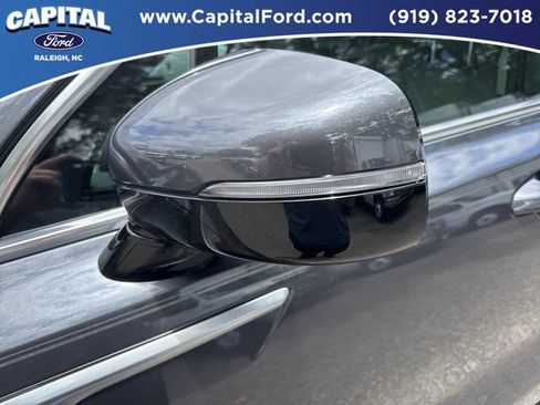 Used 2022 Kia Sorento EX w/ Panoramic Sunroof Package FWD image 12
