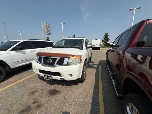 Used 2011 Nissan Armada SL AWD/4WD image 2