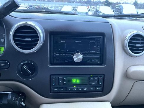 Used 2004 Ford Expedition Eddie Bauer image 14