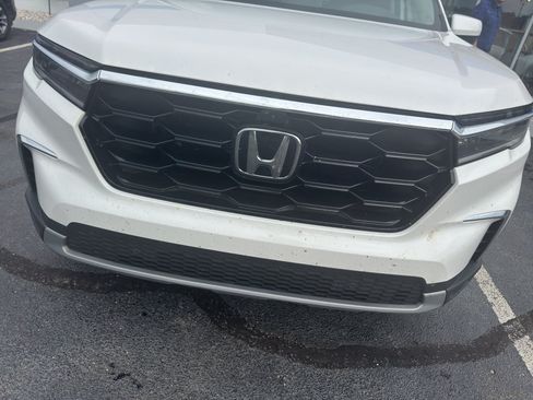 Used 2023 Honda Pilot Elite image 5