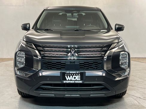Used 2024 Mitsubishi Outlander FWD image 8