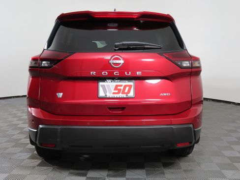 Certified 2025 Nissan Rogue S image 39