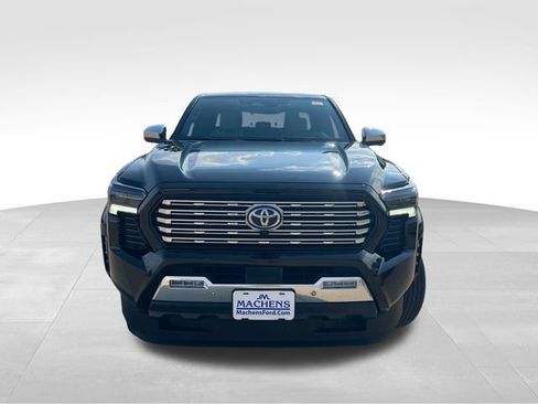 Used 2025 Toyota Tacoma Limited AWD/4WD image 15