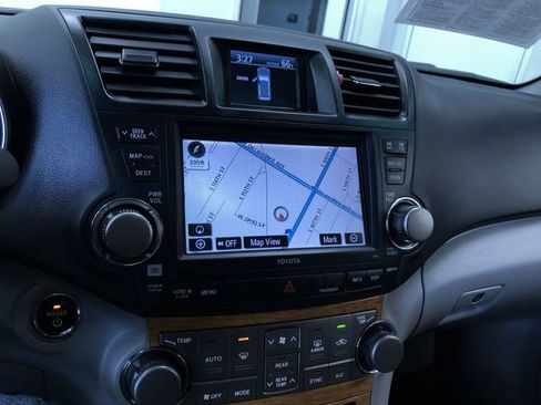 Used 2010 Toyota Highlander Limited AWD/4WD image 27