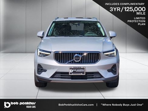 Used 2025 Volvo XC40 B5 Plus AWD/4WD image 22