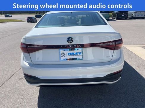 New 2026 Volkswagen Jetta SE image 4