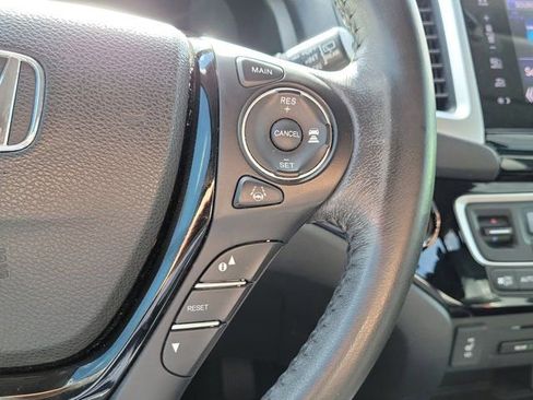 Used 2018 Honda Pilot Touring image 19