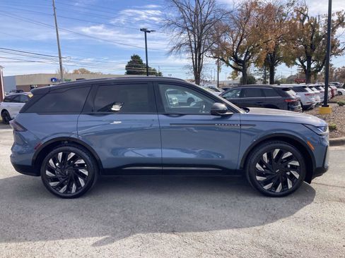 New 2026 Lincoln Nautilus Reserve image 2