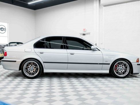 Used 2003 BMW M5 RWD image 6