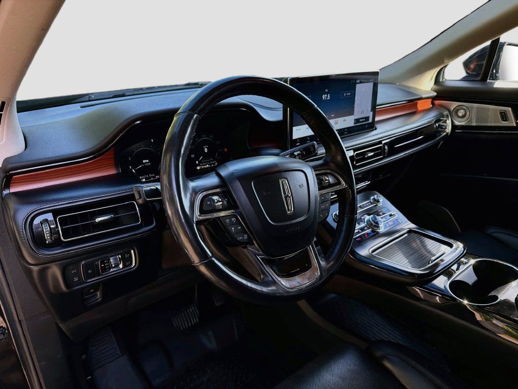Used 2021 Lincoln Nautilus Reserve w/ Equipment Group 202A AWD/4WD image 9