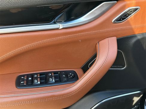 Used 2021 Maserati Levante GranSport image 19