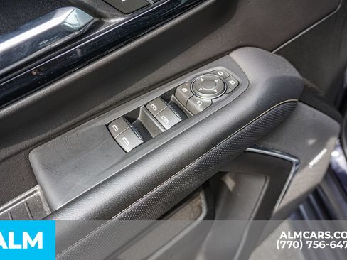 Used 2025 Chevrolet Suburban Premier AWD/4WD image 52