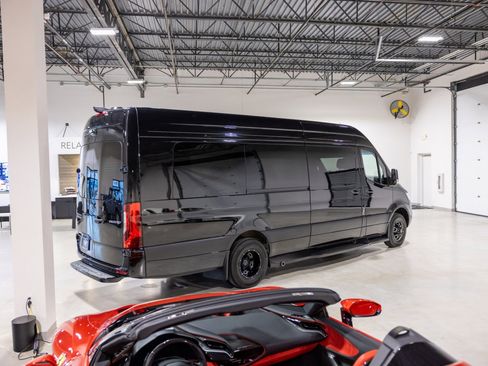 Used 2025 Mercedes-Benz Sprinter 3500 image 4