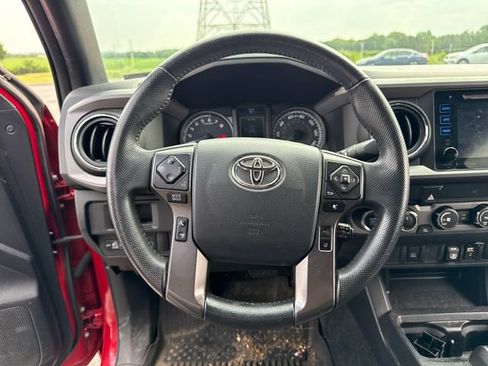 Used 2019 Toyota Tacoma TRD Off-Road AWD/4WD image 20