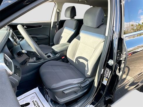 Used 2017 Kia Sorento LX image 19