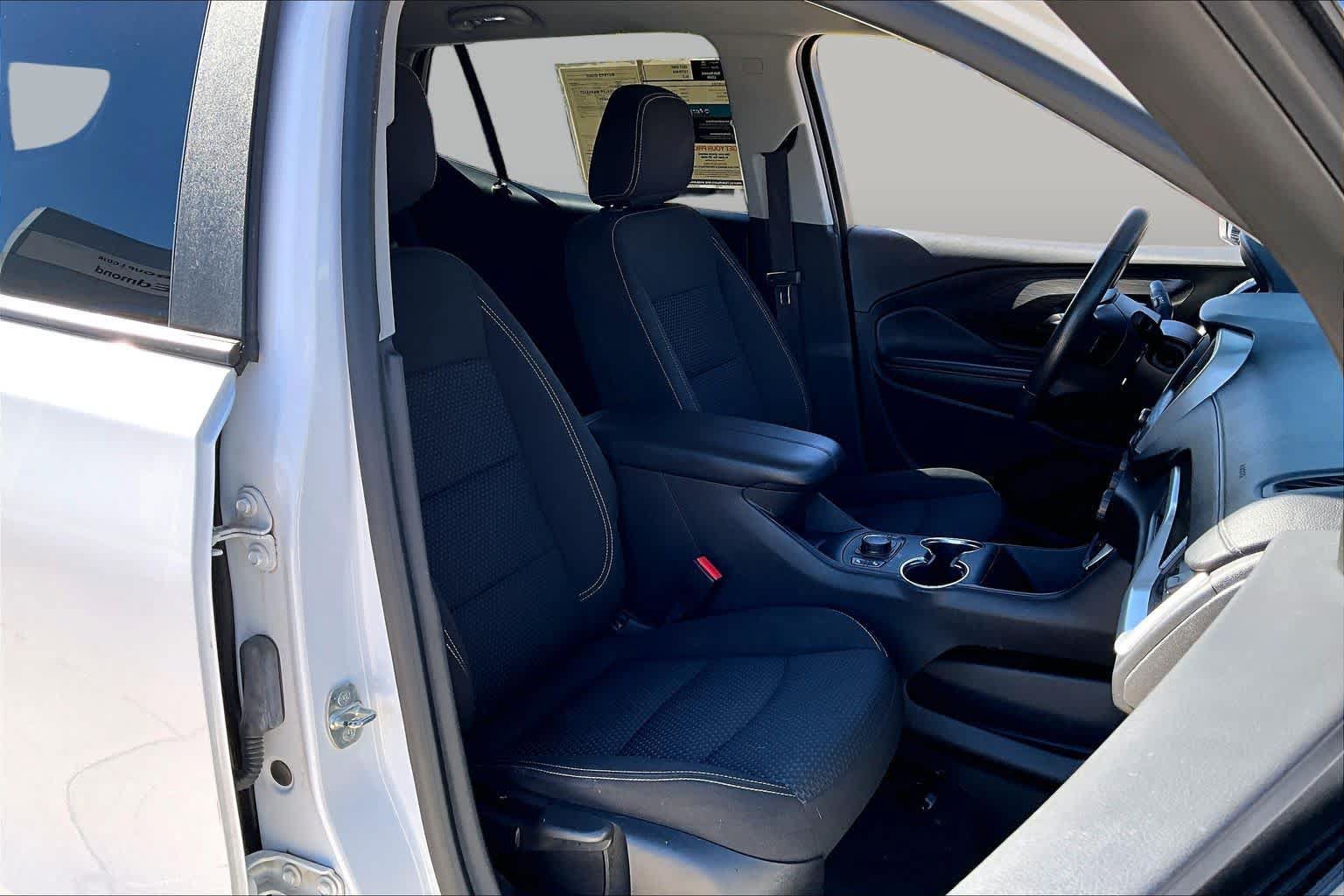 Used 2022 GMC Terrain SLE w/ Driver Convenience Package FWD image 7