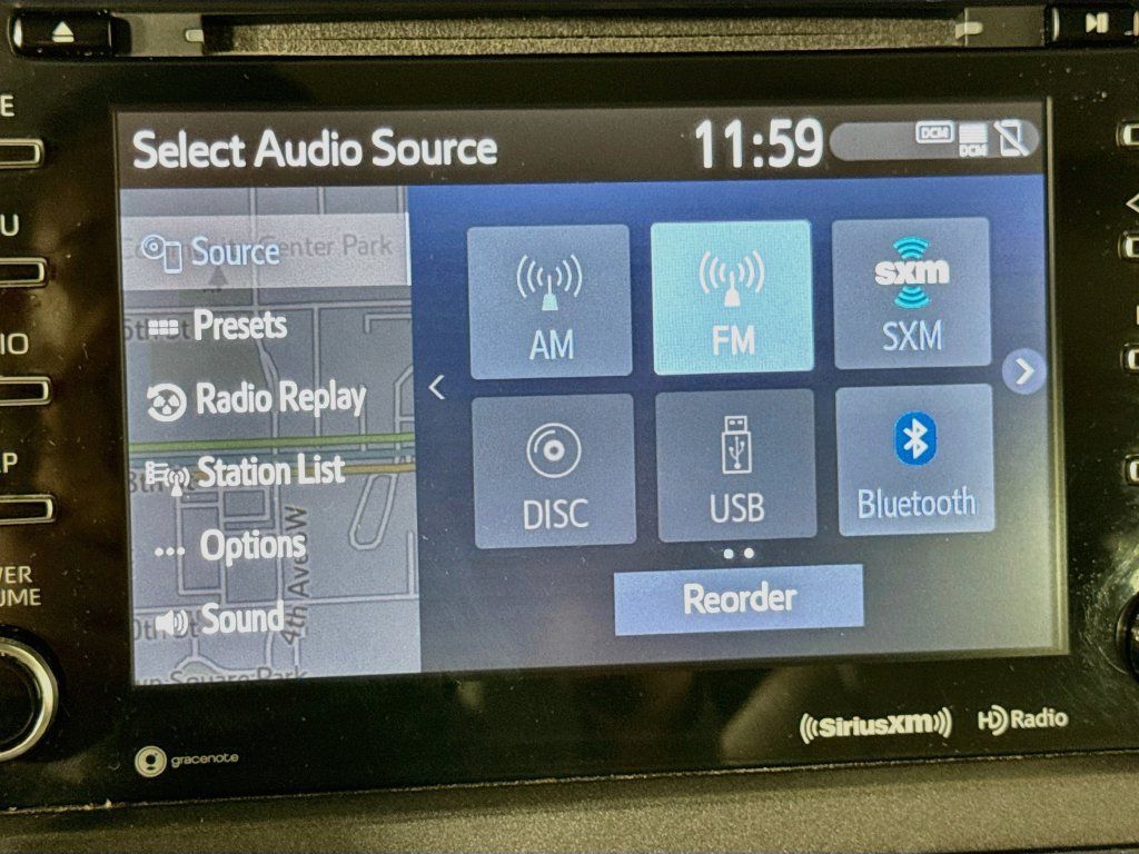 Used 2018 Toyota Sienna Limited FWD image 40