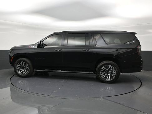 Used 2025 Chevrolet Suburban Z71 w/ Comfort Package AWD/4WD image 2