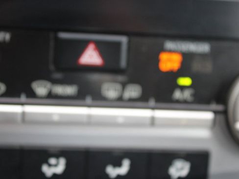 Used 2012 Toyota Camry SE FWD image 25