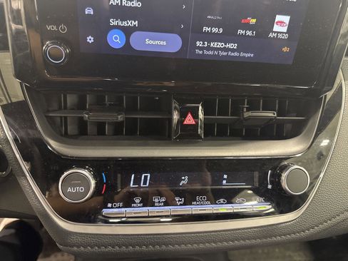Used 2024 Toyota Corolla SE FWD image 18