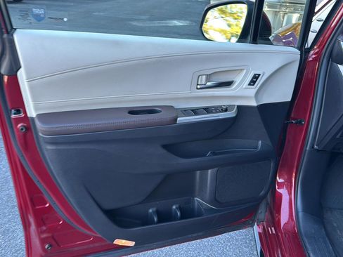 Used 2024 Toyota Sienna Platinum image 13