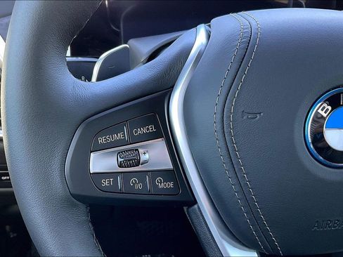 New 2026 BMW X5 xDrive50e w/ Premium Package AWD/4WD image 11